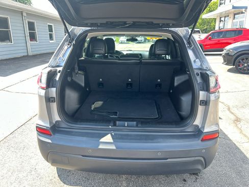 Used 2020 Jeep Cherokee Latitude Plus AWD/4WD image 23