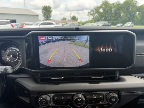 New 2026 Jeep Wrangler Unlimited Sahara AWD/4WD image 24