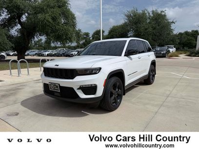 Used 2023 Jeep Grand Cherokee Limited w/ Black Appearance Package