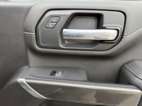 Used 2023 GMC Sierra 2500 AT4 image 28