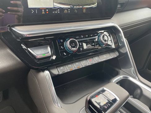 Used 2026 GMC Sierra 1500 Denali w/ Technology Package AWD/4WD image 17