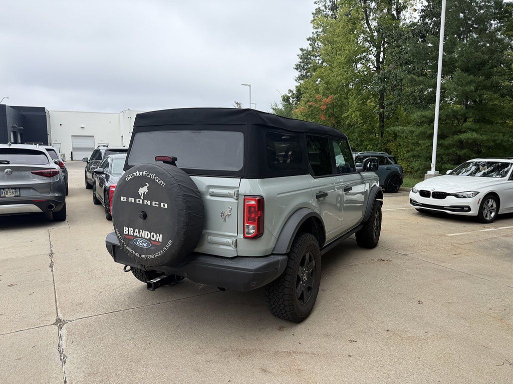 Used 2023 Ford Bronco Black Diamond AWD/4WD image 3