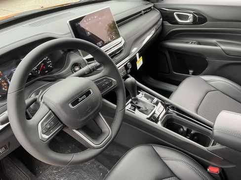 New 2026 Jeep Compass Latitude AWD/4WD image 15