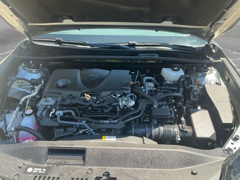 Used 2025 Toyota Camry SE FWD image 18