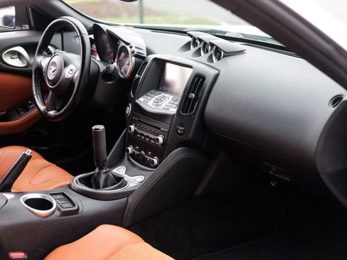 Used 2016 Nissan 370Z Touring RWD image 72