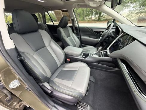 Used 2025 Subaru Outback Onyx Edition AWD/4WD image 27