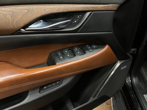 Used 2015 Cadillac Escalade ESV Luxury image 25