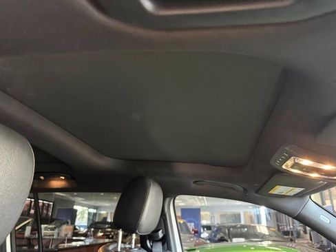 Used 2021 Mercedes-Benz GLB 250 image 18