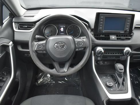 Used 2022 Toyota RAV4 LE AWD/4WD image 14