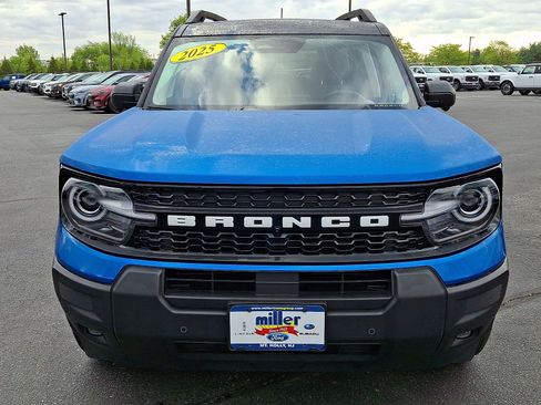 Used 2025 Ford Bronco Sport Outer Banks w/ Outer Banks Tech Package+ AWD/4WD image 2