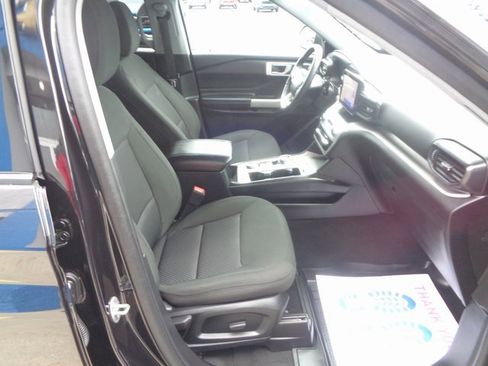 Used 2022 Ford Explorer XLT image 27