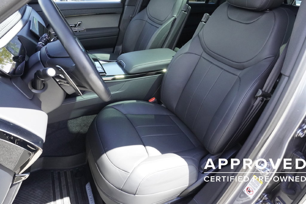 Used 2025 Land Rover Range Rover Sport SE AWD/4WD image 20