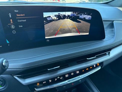 Used 2025 Cadillac XT4 Premium Luxury AWD/4WD image 17