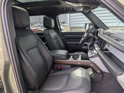 Used 2023 Land Rover Defender 110 X-Dynamic SE image 30