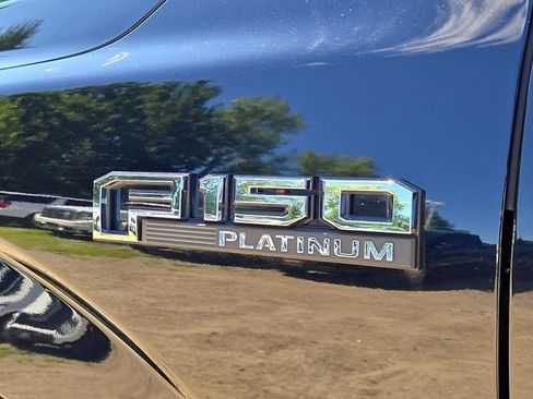Used 2018 Ford F150 Platinum w/ Equipment Group 701A Luxury AWD/4WD image 33