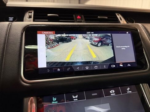 Used 2019 Land Rover Range Rover Sport SE image 18