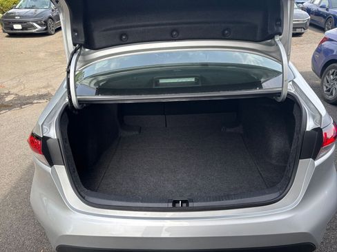 Used 2025 Toyota Corolla LE image 32