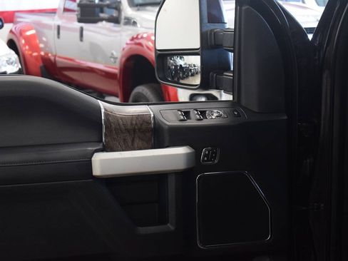 Used 2018 Ford F250 Lariat w/ Lariat Ultimate Package RWD image 24