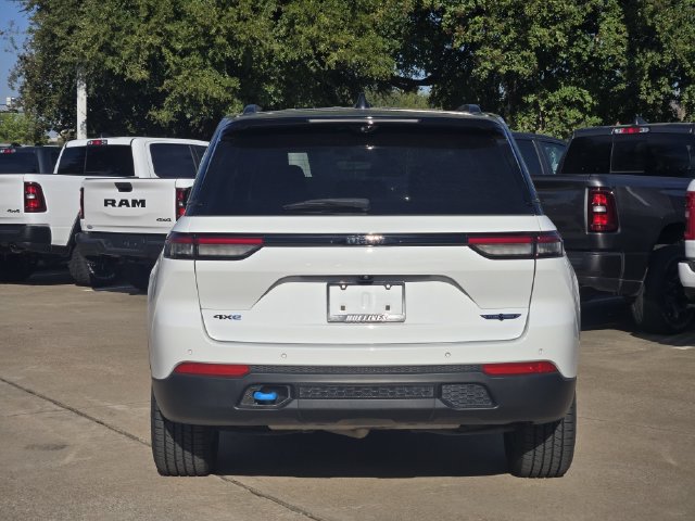 Certified 2023 Jeep Grand Cherokee Trailhawk w/ Luxury Tech Group III AWD/4WD image 6