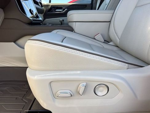 New 2026 GMC Yukon Denali w/ Sun & Power Step Package AWD/4WD image 13