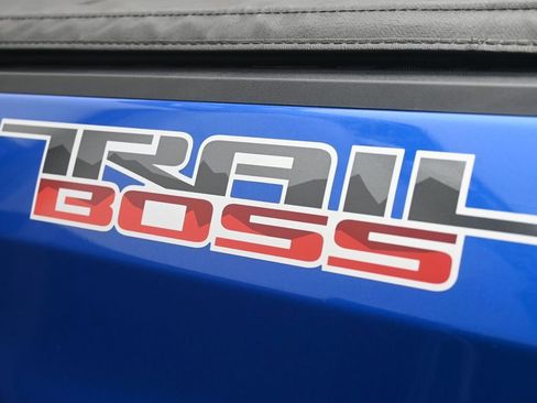 Used 2022 Chevrolet Silverado 1500 LT Trail Boss image 17