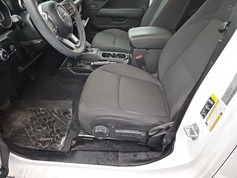 Used 2023 Jeep Wrangler Sahara w/ Cold Weather Group image 11