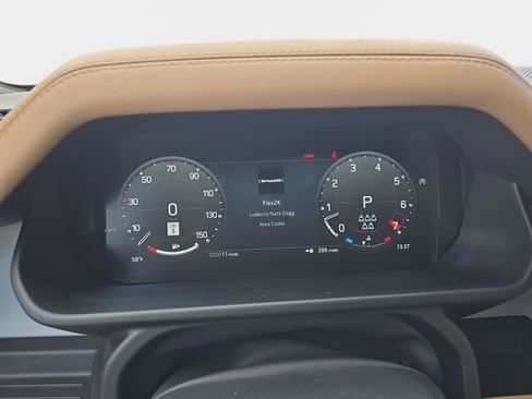 New 2026 Land Rover Defender 110 X-Dynamic SE AWD/4WD image 14
