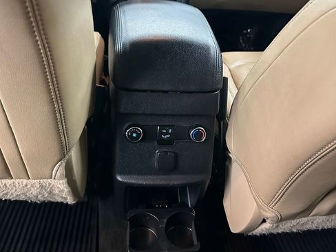 Used 2016 Ford Explorer XLT w/ Equipment Group 202A image 25