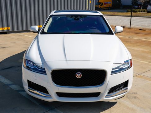 Used 2018 Jaguar XF Prestige image 23