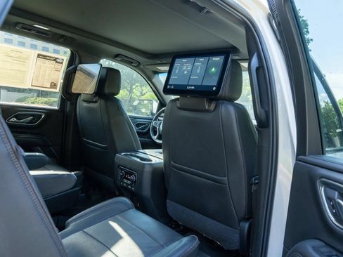 Used 2021 Chevrolet Tahoe High Country w/ Premium Package AWD/4WD image 17