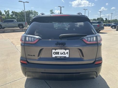 Used 2023 Jeep Cherokee Altitude Lux image 6