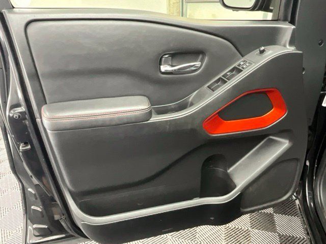Used 2022 Nissan Frontier PRO-4X AWD/4WD image 14
