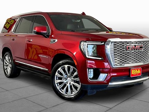 Used 2022 GMC Yukon Denali w/ Advanced Technology Package image 3