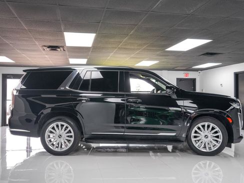 Used 2024 Cadillac Escalade Luxury RWD image 6