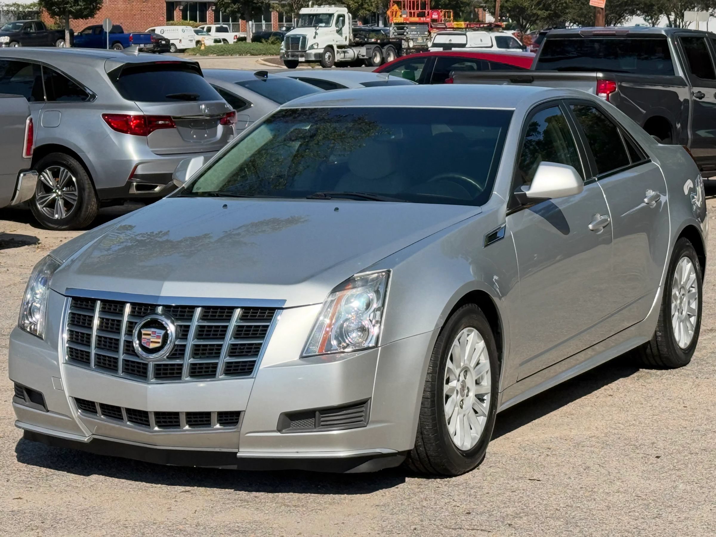 Used 2013 Cadillac CTS Luxury RWD image 2