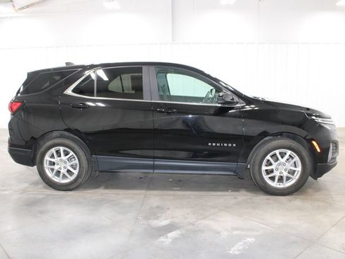 Used 2024 Chevrolet Equinox LT w/ LPO, Floor Liner Package FWD image 11