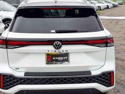 New 2026 Volkswagen Tiguan SE R-Line image 9