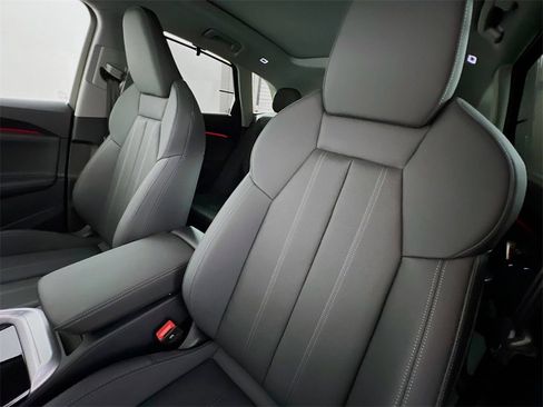 New 2025 Audi Q5 Prestige image 10