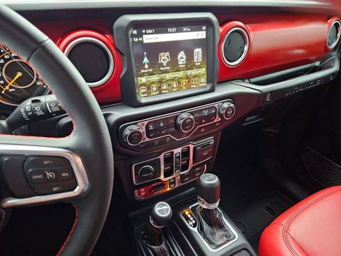 Used 2023 Jeep Wrangler Unlimited Rubicon w/ Cold Weather Group image 19