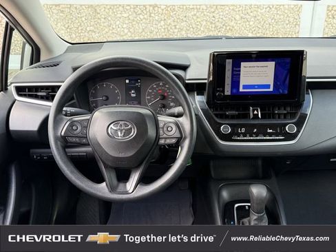 Used 2025 Toyota Corolla LE FWD image 12