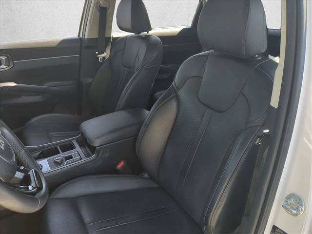 Used 2023 Kia Sorento EX FWD image 16