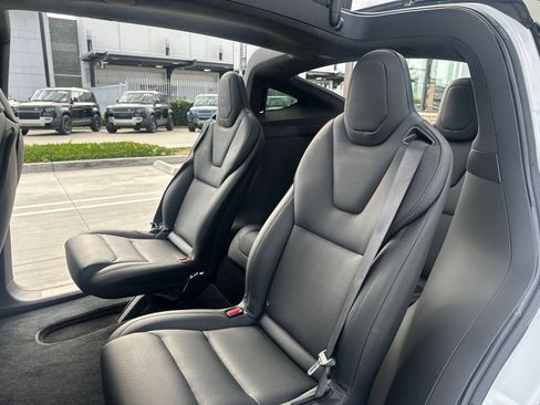 Used 2023 Tesla Model X AWD/4WD image 17