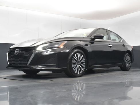 Used 2024 Nissan Altima 2.5 SV image 37