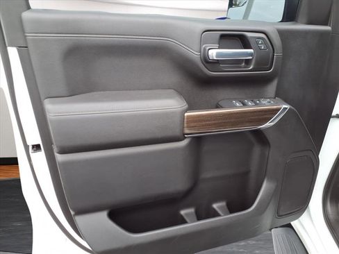 Used 2021 Chevrolet Silverado 1500 LT image 10