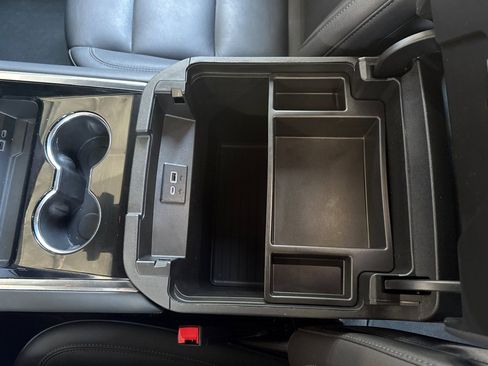 Used 2025 Chevrolet Tahoe LT AWD/4WD image 31