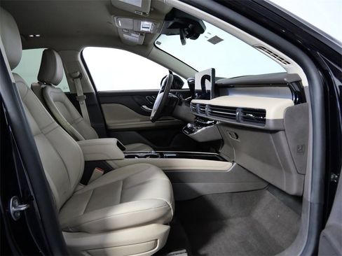 Certified 2024 Lincoln Corsair Premiere w/ Equipment Group 101A image 11