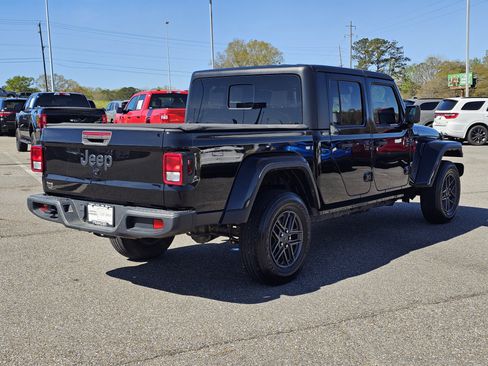 Used 2024 Jeep Gladiator Sport image 9