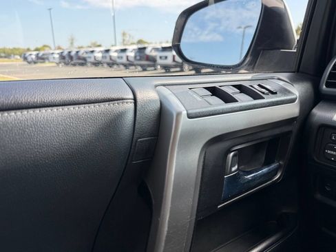 Used 2020 Toyota 4Runner SR5 Premium AWD/4WD image 12