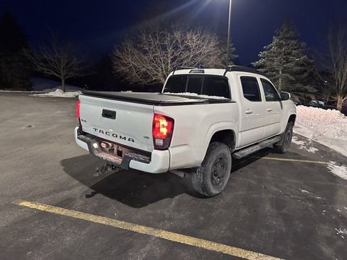 Used 2021 Toyota Tacoma SR image 3