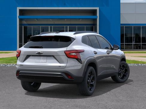 New 2026 Chevrolet Trax LT w/ Driver Confidence Package FWD image 4